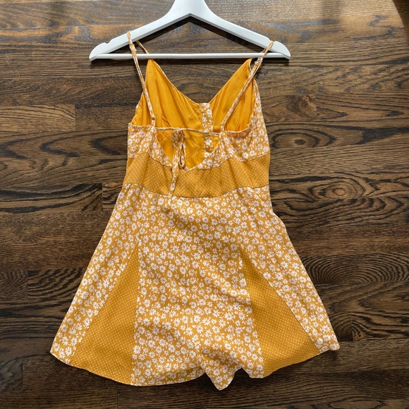 CLOSET SALE- NWT Mahina Floral and Dots Yellow Women’s Romper from Hawaii - Picture 4 of 6